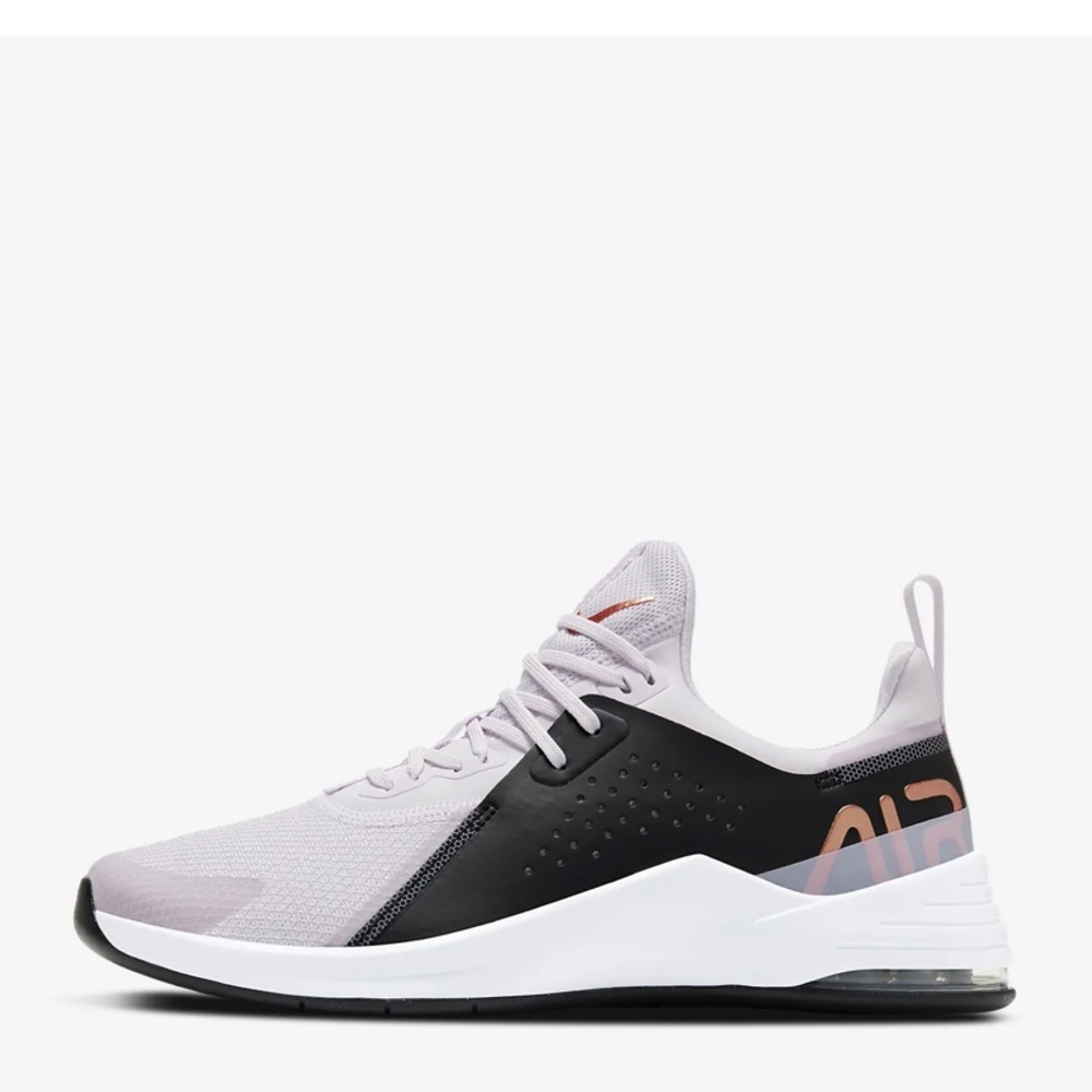 Brand NEW Nike woman shoe!